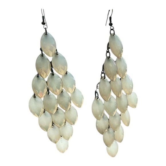 Jewelry - Elegant Cream Dangle Earrings